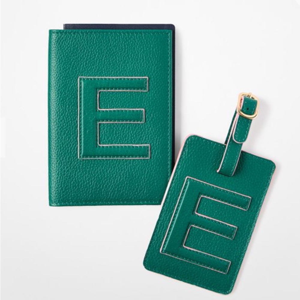 ***Brand New*** Mark & Graham Green Passport Holder & Luggage Tag Set Embossed E